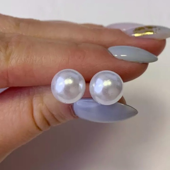 ⚜️𝟯𝟬%𝗢𝗙𝗙 𝗯𝘂𝗻𝗱𝗹𝗲𝘀 𝟯+⚜️ NEW 925 Large White Pearl Stud Earrings - Picture 3 of 8